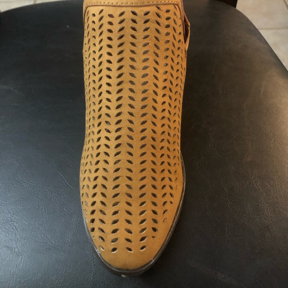 Brown bootie - Picture 2 of 6